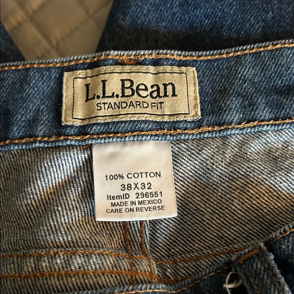 L.L. Bean Men's Dark Wash Straight Jeans - Picture 4 of 4